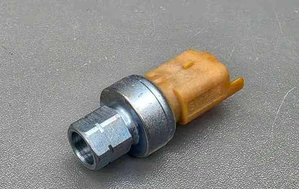 Citroen DS5 Air conditioning (A/C) pressure sensor 9653027380 52CP3204 220XMX13
