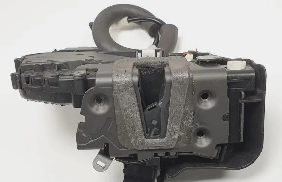 Jaguar XF X250 Rear door lock 7H5A-26412-AC