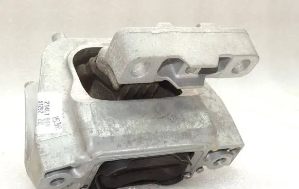 Cupra Leon Engine mounting bracket 5WA199262AM 5WA199262D