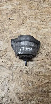 BMW 5 E60 E61 Engine mount bracket 6769874