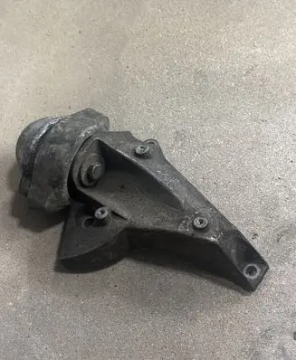 Audi A4 S4 B6 8E 8H Gearbox mounting bracket 8D0399113AT