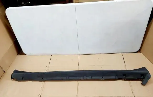 Nissan Juke I F15 Sill/side skirt trim 768511KA6A