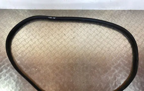 Honda HR-V Rear door rubber seal (on body) 