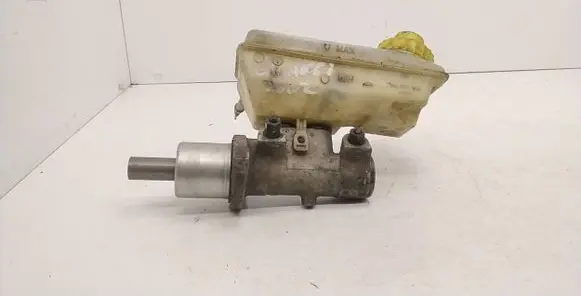 Master brake cylinder