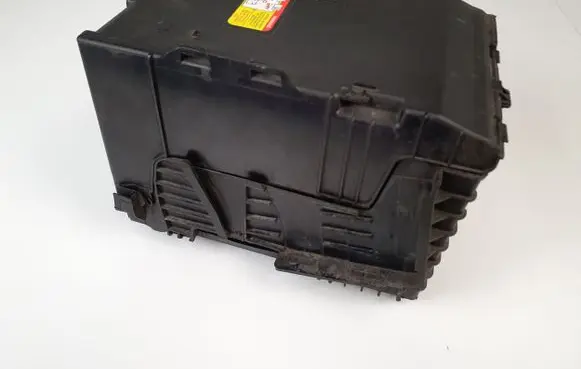 Peugeot 2008 I Battery box tray 9801801880