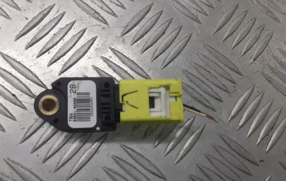 Toyota Auris 150 Airbag deployment crash/impact sensor 89831-82060