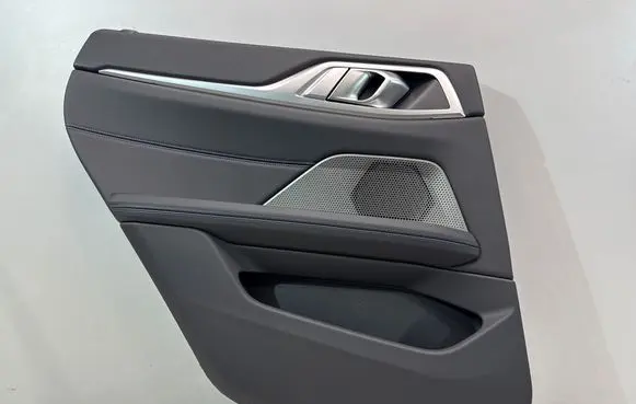 BMW 4 G22 G23 G24 G26 Rear door card panel trim