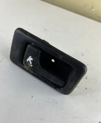 Opel Frontera B Rear door interior handle