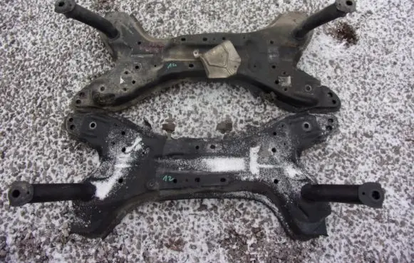 Toyota Yaris Front axle beam 