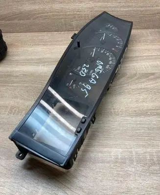 Opel Omega B1 Speedometer (instrument cluster) 88481651 90491263