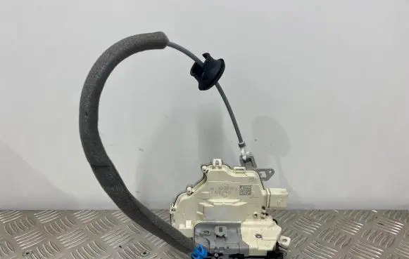 Audi Q7 4M Rear door lock 4G0839016D
