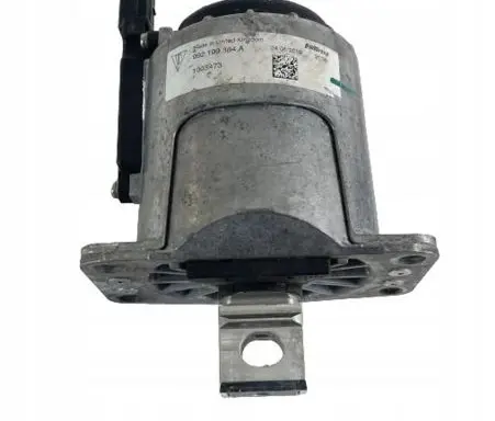Engine mount vacuum valve