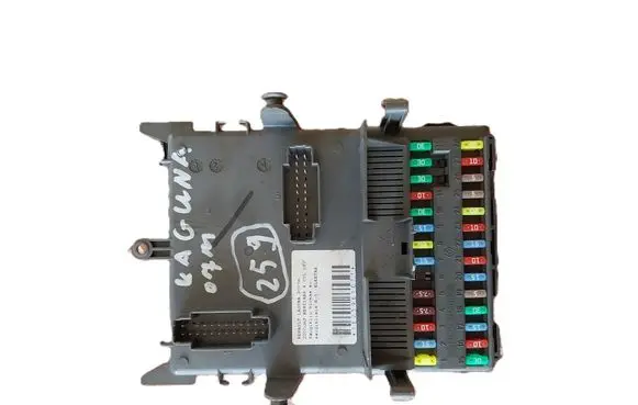 Renault Laguna II Fuse module 518852116