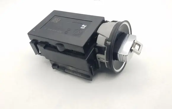 Volkswagen PASSAT CC Ignition lock 3C0905843R 33303401 3138Q12S
