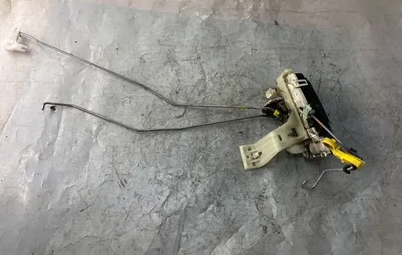 Jeep Patriot Rear door lock P04589419AD P04589419ADC