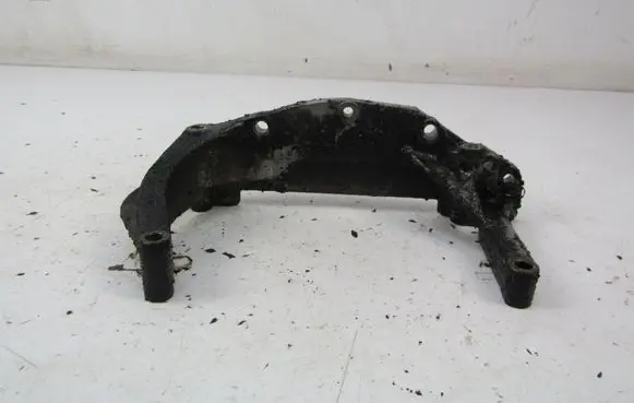 Audi 80 90 S2 B4 Engine mounting bracket 5278770
