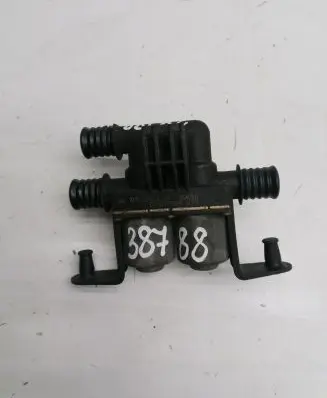 BMW 7 E65 E66 Coolant heater control valve 6411690665203 030925 A1147412159