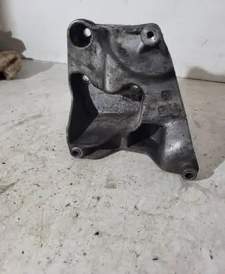 BMW X3 E83 Engine mounting bracket 7794614