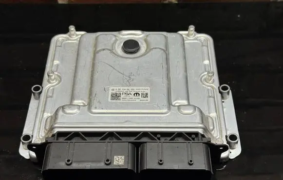 Opel Grandland X Engine control unit/module ECU 0261S1093L 9868111680