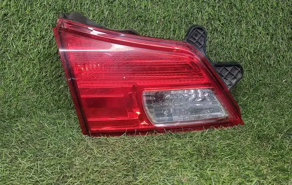 Subaru Legacy Tailgate rear/tail lights 13220072