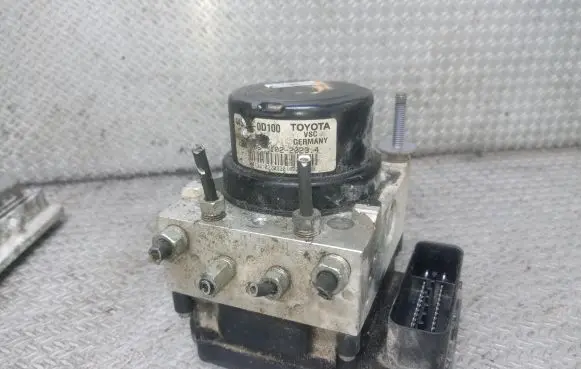 Toyota Yaris ABS Pump 895410D170