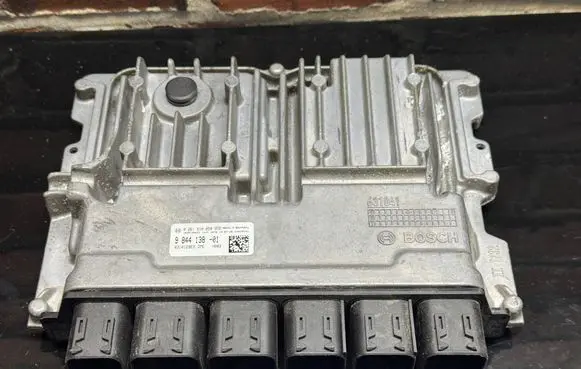 BMW 3 G20 G21 Engine control unit/module 0261S100DR 9844138 031012963