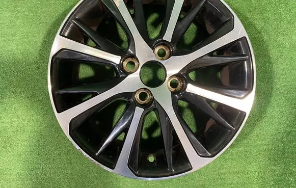 Toyota Yaris R15 alloy rim 426110DJ10