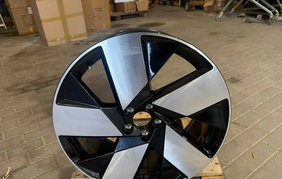 Volvo XC40 R20 alloy rim 32143630