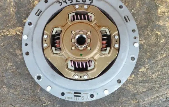 Lexus CT 200H Clutch pressure plate 3127047060