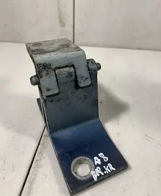 Audi A8 S8 D2 4D Front door lower hinge 4D0831401