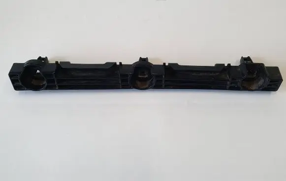 Tesla Model S Fender mounting bracket 100369300C