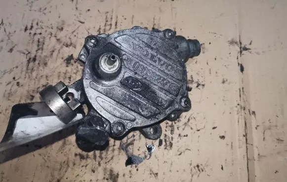 Volvo XC70 Vacuum pump 08699237