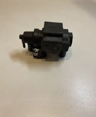 Audi Q7 4L Turbo solenoid valve 8E0909627C