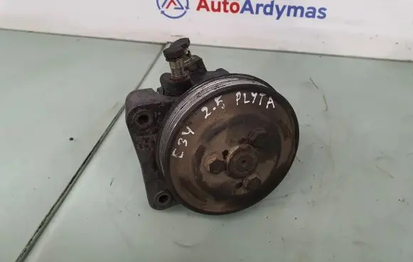 BMW 5 E34 Power steering pump 32411141283
