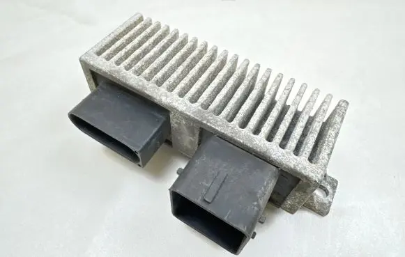 Nissan Note (E11) Glow plug pre-heat relay 8200558438