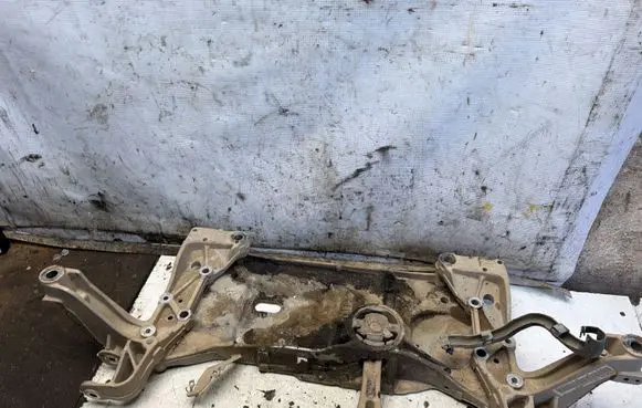 Volkswagen Golf V Front subframe 1K0199295F
