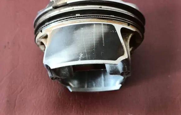 BMW 3 F30 F35 F31 Piston 8619196 11258619196
