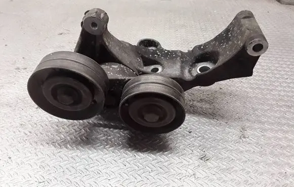 Opel Zafira B Generator/alternator belt tensioner 