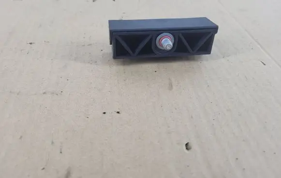 Battery bracket