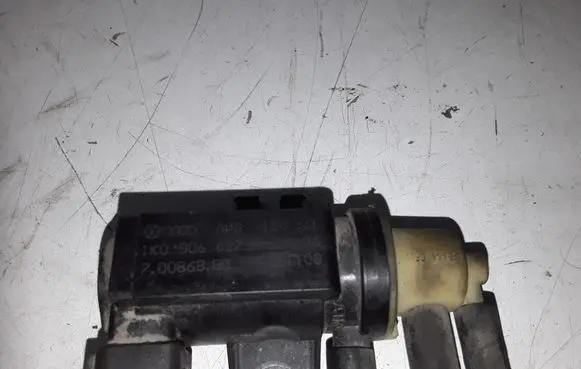 Volkswagen Multivan T5 Turbo solenoid valve 1K0906627A