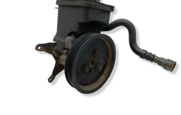 BMW X5 E53 Power steering pump 7787106