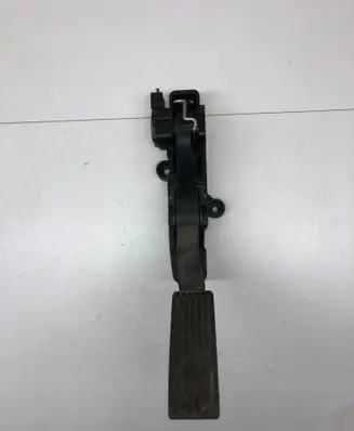 Mercedes-Benz A W169 Accelerator throttle pedal A1693000104