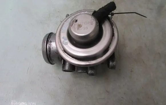 Volkswagen Bora EGR thermostat 038131501E