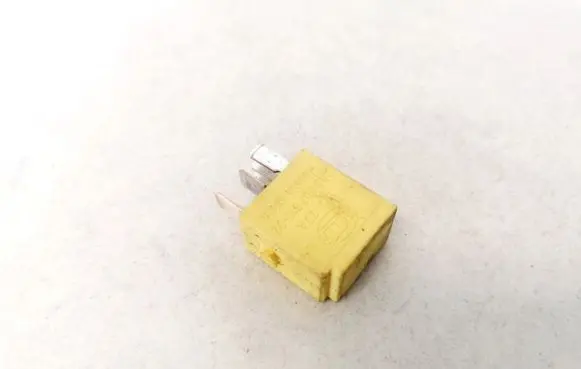 Mercedes-Benz C W203 Other relay 4RD00781402 4RD007814-02