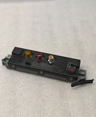 Audi A5 8T 8F Aerial antenna amplifier 8T0035225