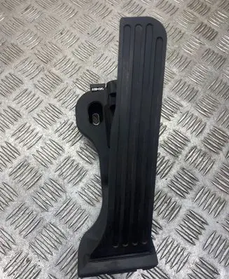 Volkswagen PASSAT B6 Accelerator throttle pedal 1K1721503L 6PV00860000