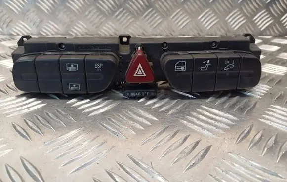Mercedes-Benz C W203 Hazard light switch 2038215258 3306070200