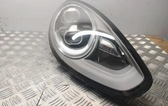 Porsche Panamera (970) Headlight/headlamp 97063107255