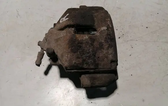 Volkswagen PASSAT B6 Front brake caliper