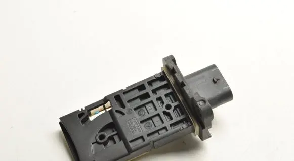 BMW 1 F20 F21 Mass air flow meter 8570107